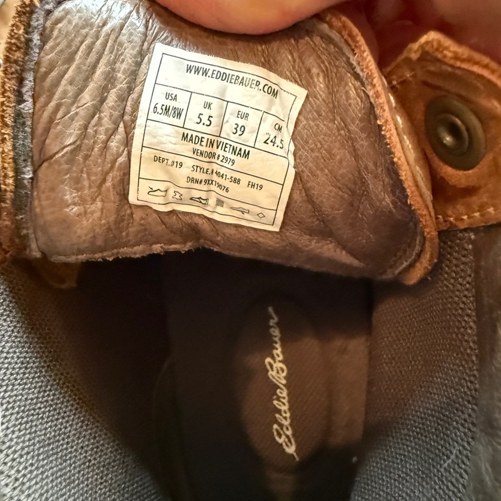 Eddie Bauer Tan Moc-Toe Leather Boots - Picture 4 of 9